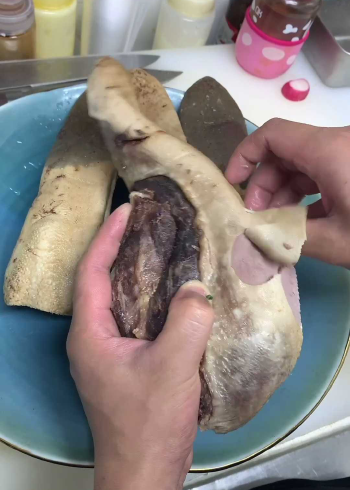 牛舌怎么去皮的,大家来看看