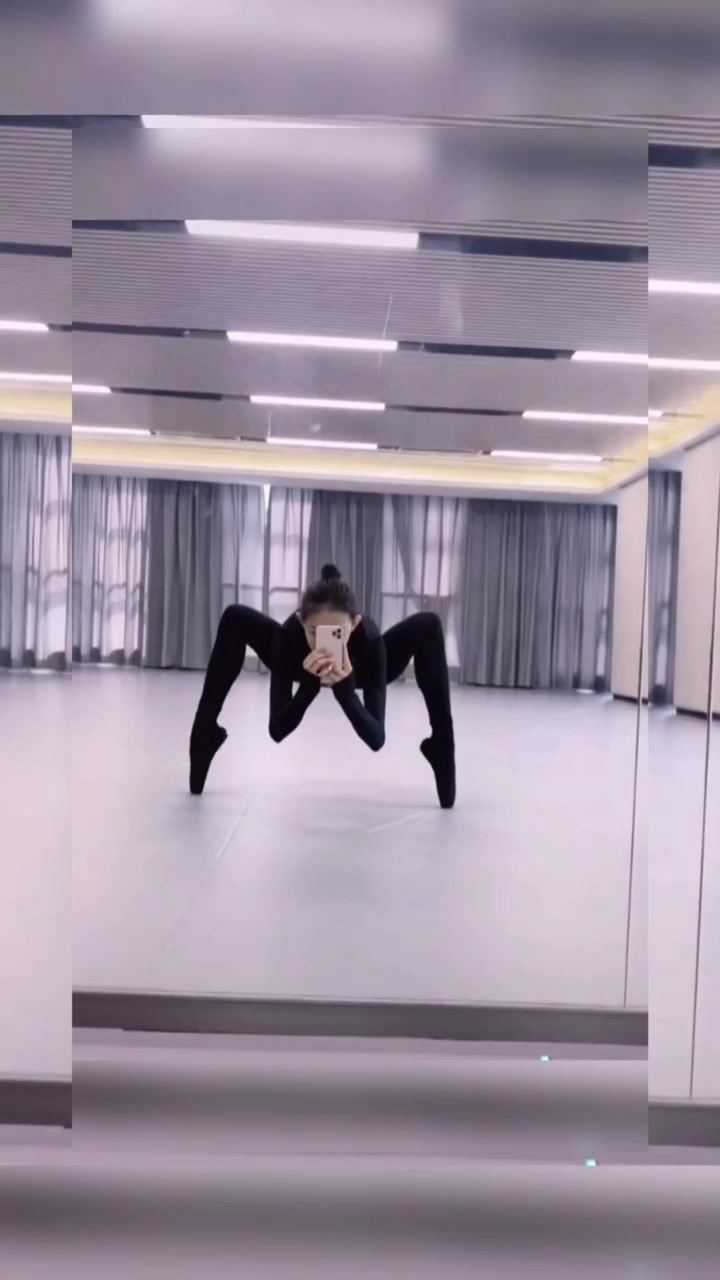 美女蜘蛛腿展示_腾讯视频