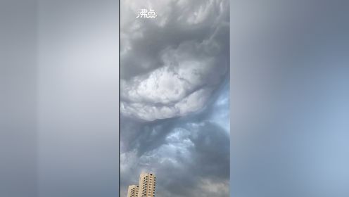 天津城市上空出现“诡异”云团 专家：和灾难无关 为罕见糙面云