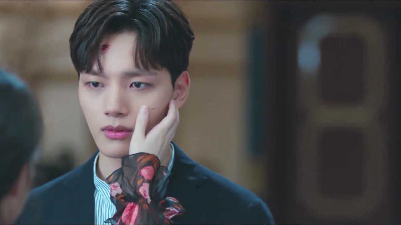 德鲁纳酒店具灿星回到了酒店满月以为是他的灵魂回来了满眼泪痕