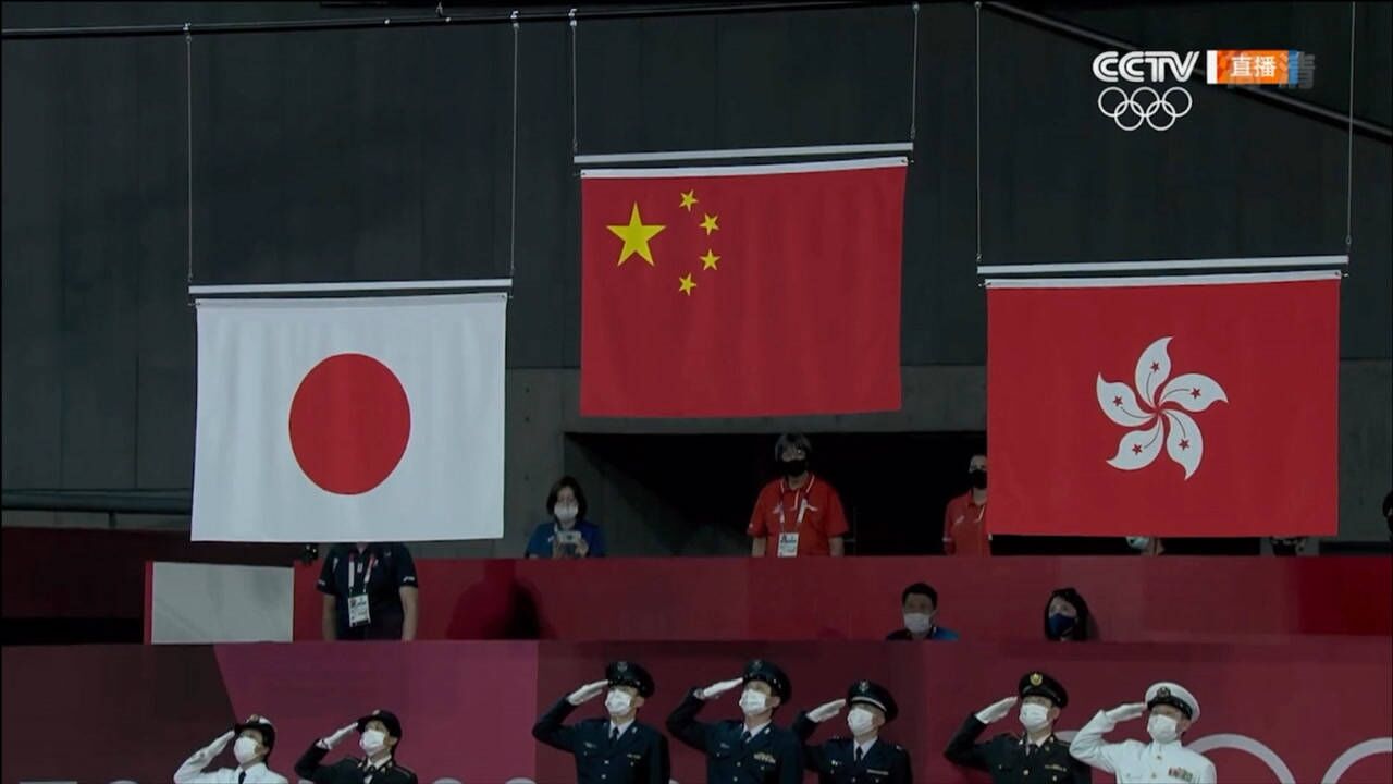 升国旗，奏国歌！中国队夺女子乒乓团体赛金牌_高清