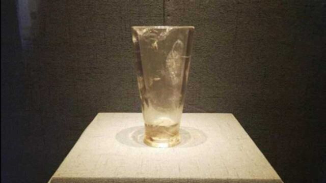 杭州出土2500年前的玻璃杯,制作工艺至今无解,现为国宝级文物