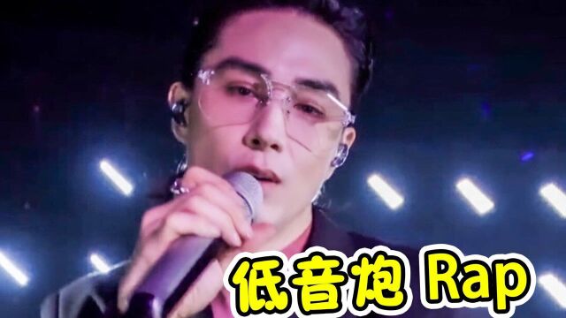 这就是戚薇的快乐?李承铉演唱《天上飞》,低音炮嗓音太撩人了