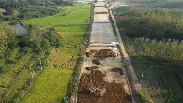 安徽合枞高速建设工程,航拍现场看看惊人的建设速度,太壮观了