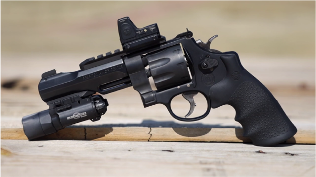 稀有钪合金材料,打造"第一"战术转轮枪,史密斯韦森m327-trr8