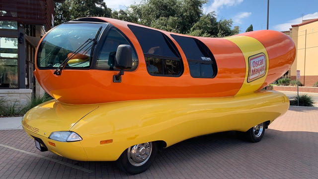 夹着香肠的热狗汽车,各种奇形怪状的另类车辆,这脑洞也太大了