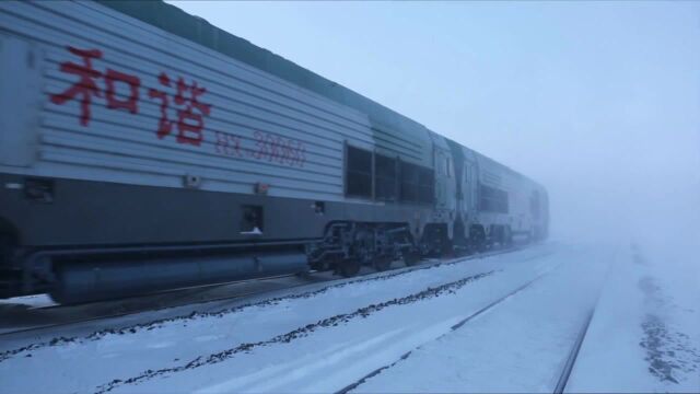 雨雪寒潮来袭:沈阳铁路部门全力除冰融雪保畅通