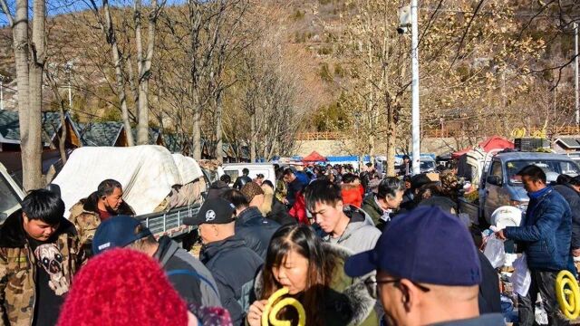 北京近郊鼎鼎大名的农村早市,天天都有交通方便,蔬果新鲜又便宜