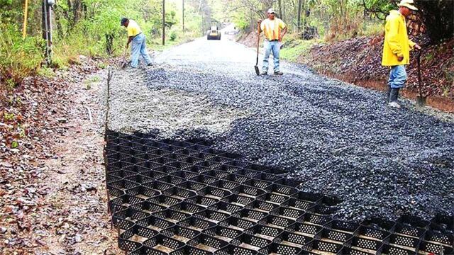 外国公路设计太人性化?看看这3条公路,下面都埋了些什么?