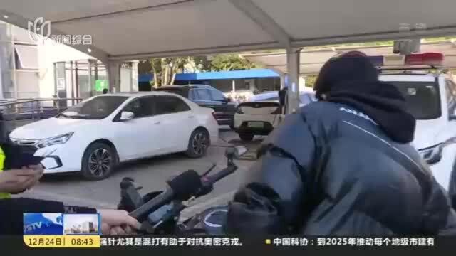 图拉风买到“非法改装车” 轰鸣不断只能推行