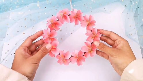 手工制作：樱花盛开，来用彩色纸做一个超少女心的樱花花环挂饰吧！