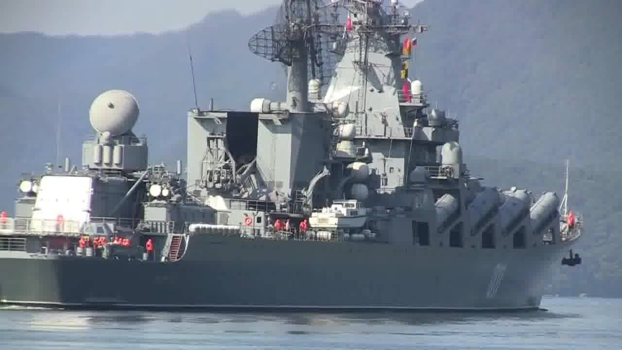 【俄罗斯海军】光荣级导弹巡洋舰"瓦良格"号(011)舞鹤基地出港