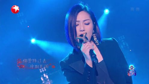 杨千嬅周兴哲另类演绎神曲《处处吻》，这波改编绝了