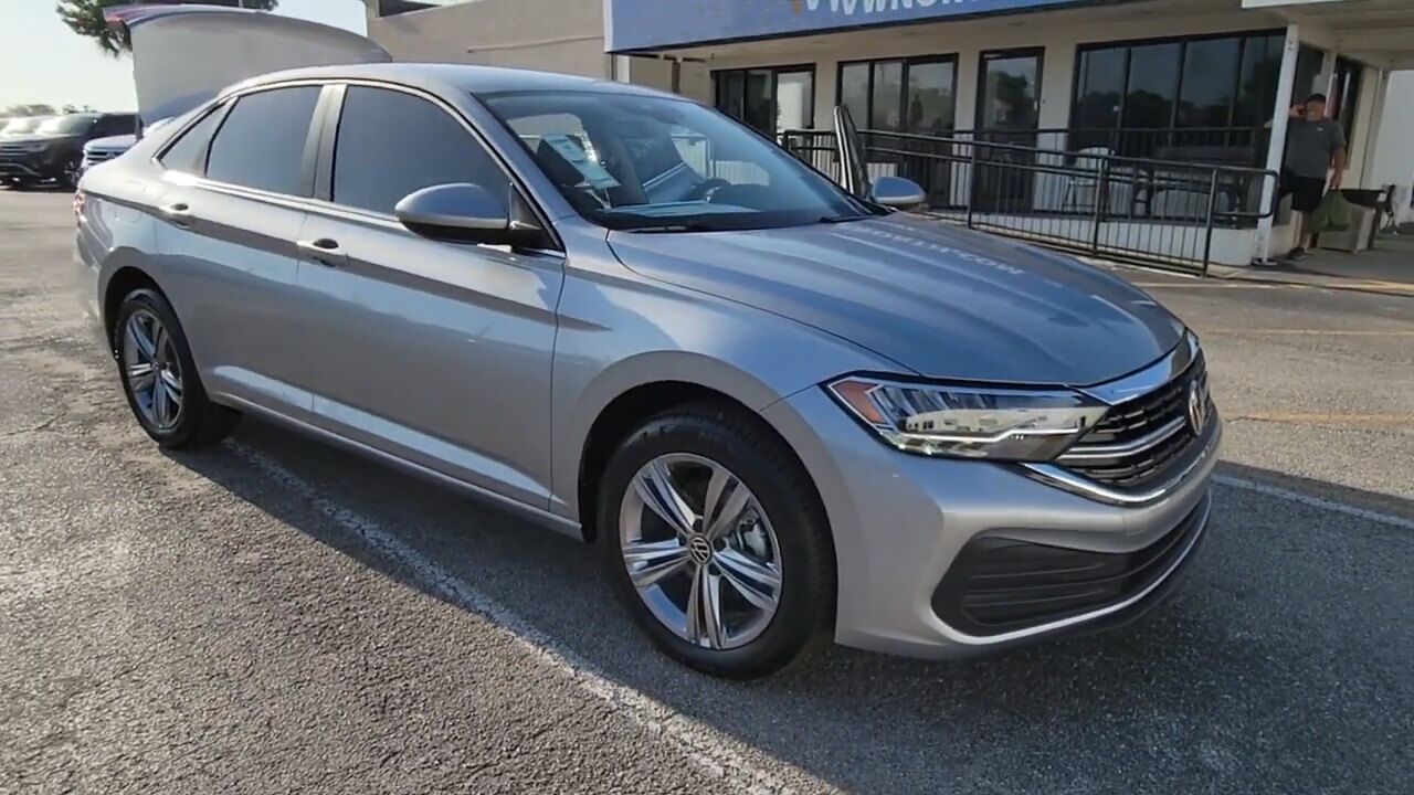 新车展示,实拍2022款大众速腾,这颜值内饰,买不买做个参考