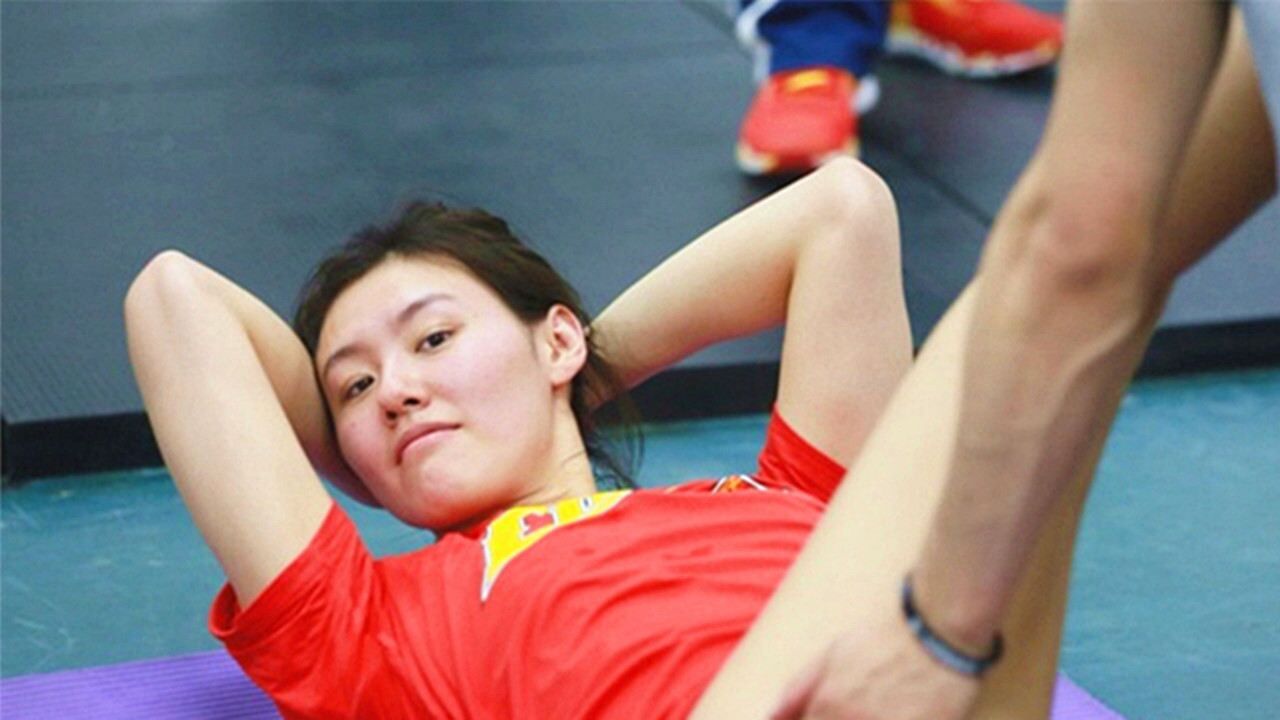 游泳女神刘湘:拍写真大胆秀出事业线,身材傲人26岁仍是单身