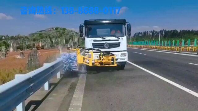 道路护栏清洗车效果展示