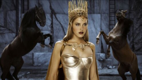 战争女神雅典娜有多猛?不光美艳动人,更能爆杀远古魔神,战争片