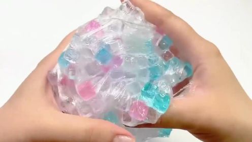 儿童水晶泥系列：透明起泡胶与小立方体混合