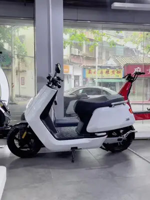 快艾特你最好的朋友给你安排这台平价小礼物#小牛电动 #小牛nqi #白色