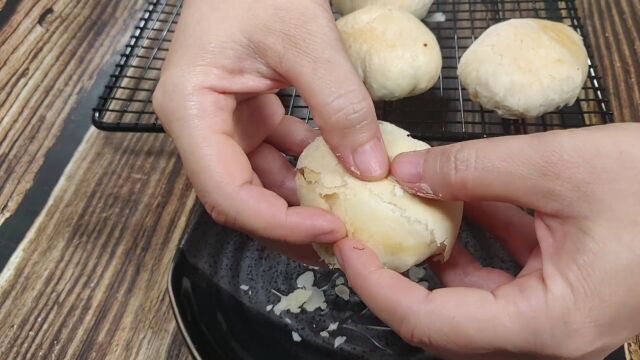 酥皮鲜月饼