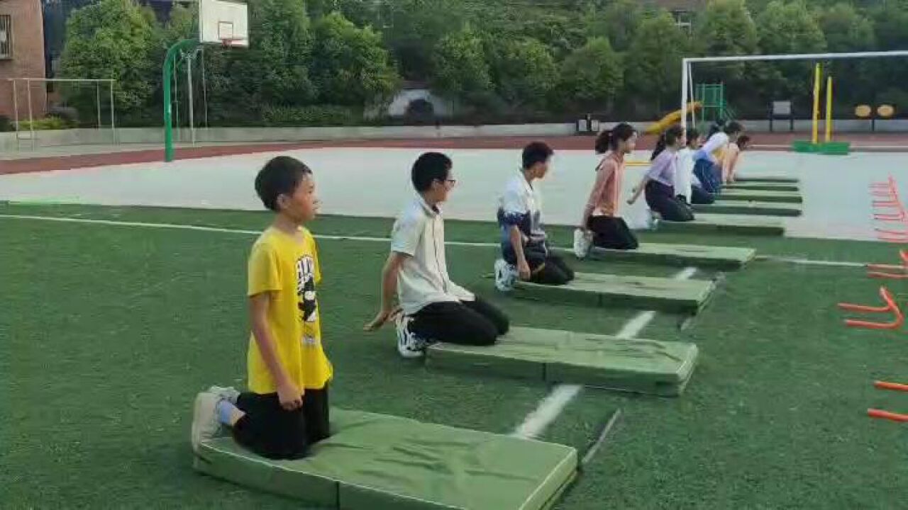 初中体育与健康——立定跳远_高清
