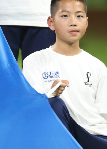 12岁中国少年登上世界杯决赛舞台
