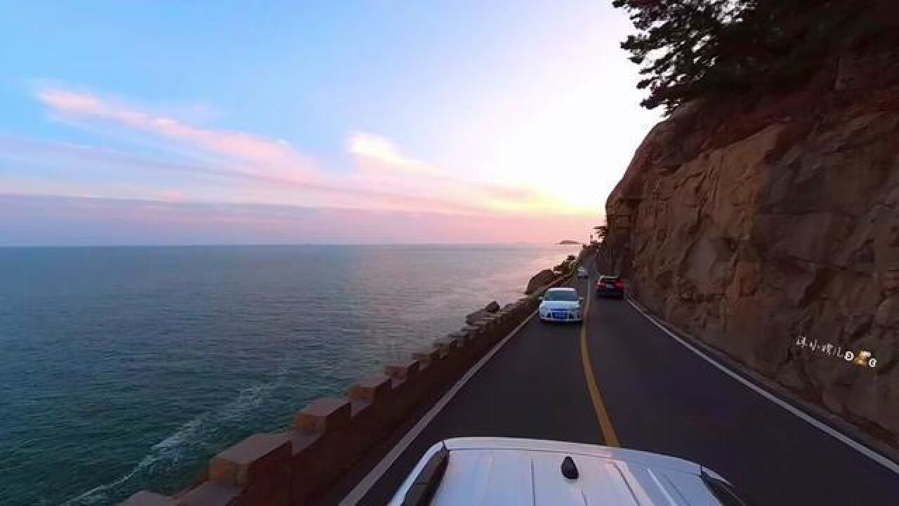 这里是青岛最美环海公路,一定要带喜欢的人来看海兜风.