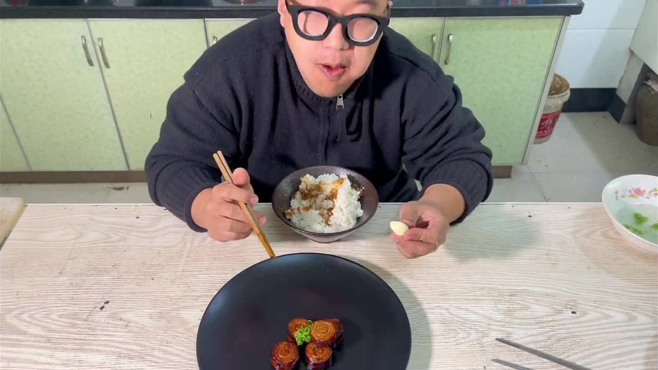 曹可凡顶级厨师吃大肠俞涛九转大肠九转大肠顶级厨师才能保留大肠本味九转肥肠制作过程,还是那个配方还是那个味道_腾讯视频