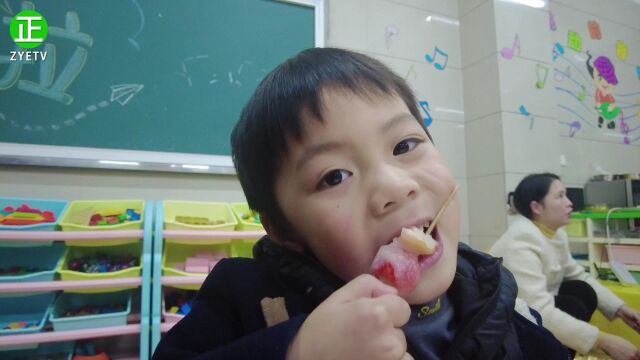 幼儿部学做美食之冰糖葫芦实践课ok