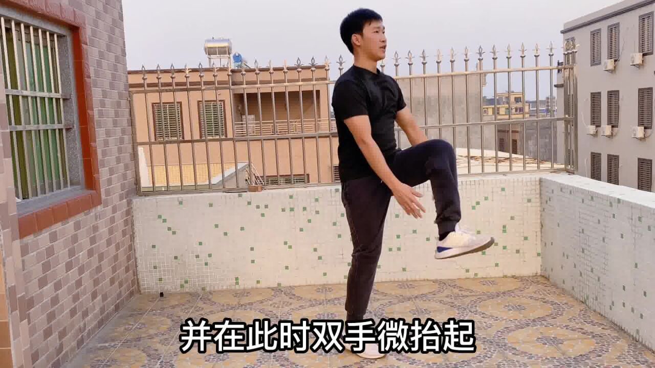 空腹胯下击掌100次,胖人能瘦