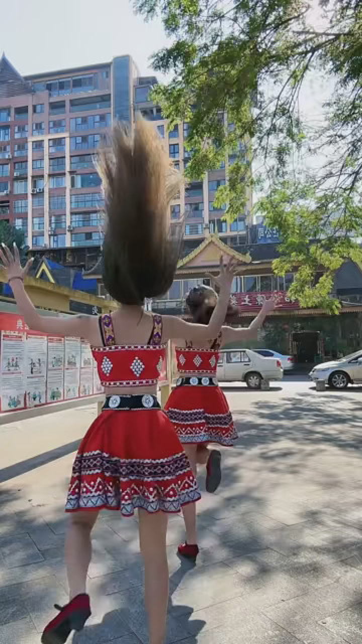 漂亮的佤族姑娘 #佤族舞蹈 #佤族服装 #佤族美女