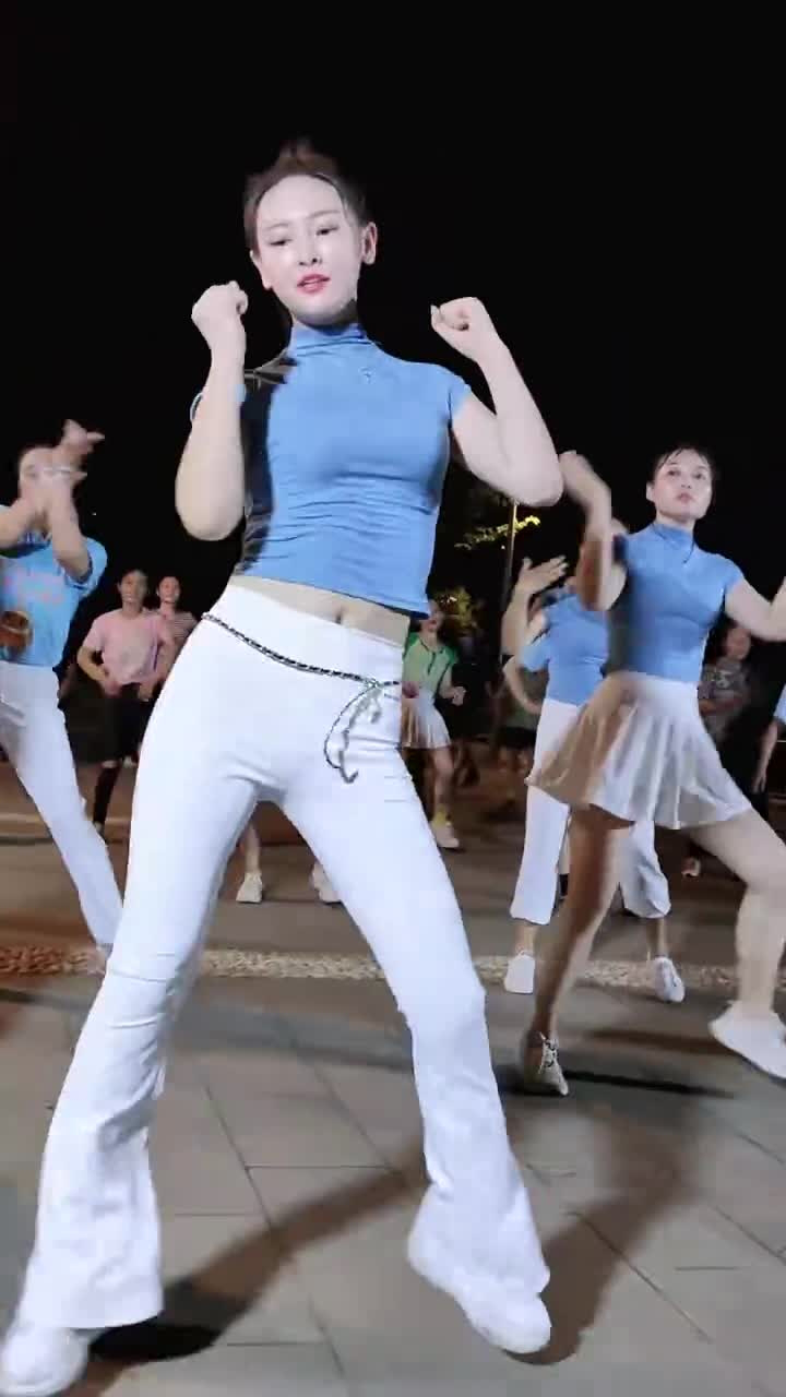舞蹈舞姿优美#看这妖娆的舞姿广场舞