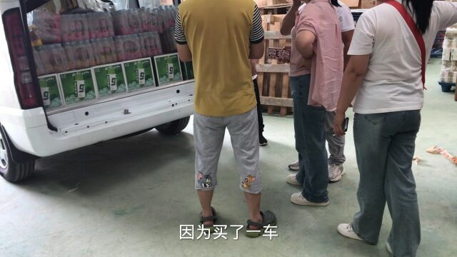 客户从4S店买了一辆江淮货车,就为拉点临期酒水饮料,这样划算吗