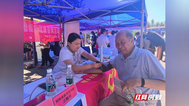 暖心惠民到家门 湘潭市文化科技卫生“三下乡”集中服务送惠农大礼包