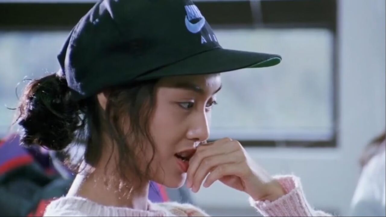 朱茵年轻时候真是灵气十足,尤其是她的笑容太治愈了