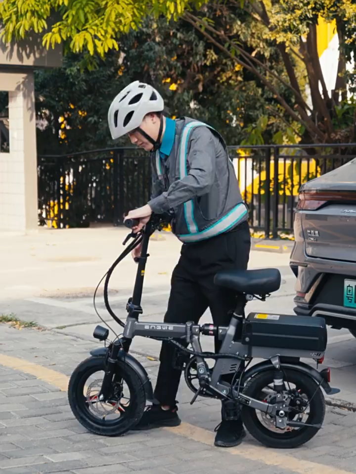 英格威 engwe 代驾专用折叠电动车 超轻便携式助力自行车 电瓶车