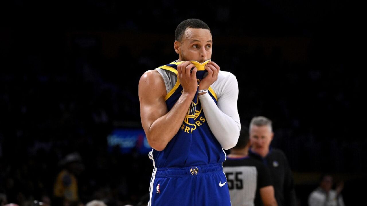 福斯特解释保罗被驱逐原因,库里状态低迷 勇士排名跌出附加赛区