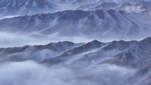 新疆天山：苍茫云海间