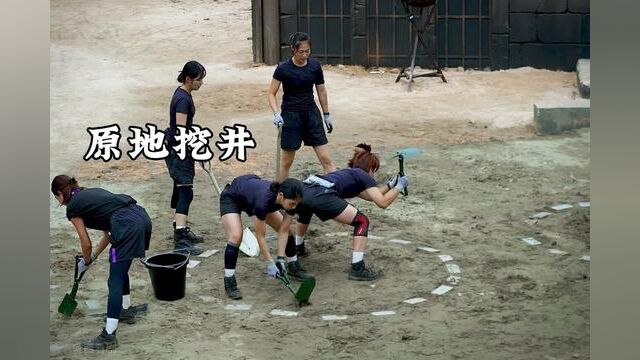 女子特种兵PK女子消防队,女人的坚韧原来这么无敌!#女性力量 #战斗 #运动 #娱乐