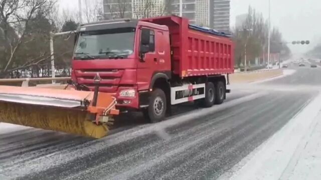 推窗见雪!