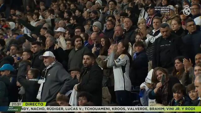 现场dj念到拉莫斯名字时停顿半分钟,全场皇马球迷献上掌声_腾讯新闻