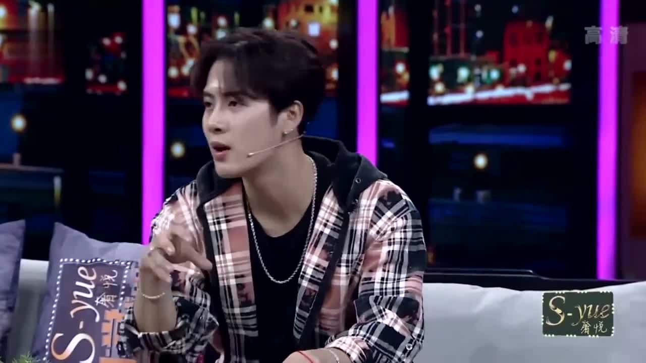 王嘉尔在国外生活不容易,只能参加综艺节目,直言:我不介意被黑