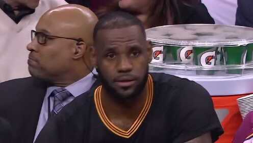 《NBA头条》【原声】步行者104-113骑士 詹姆斯崴脚砍下31分科沃尔频中超远三分