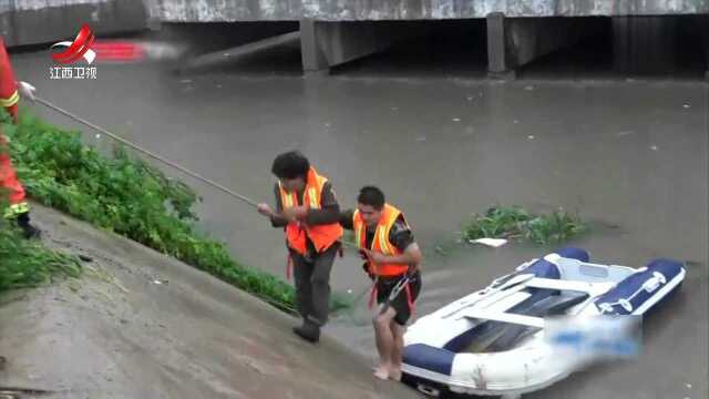 河南商丘遭遇强降雨