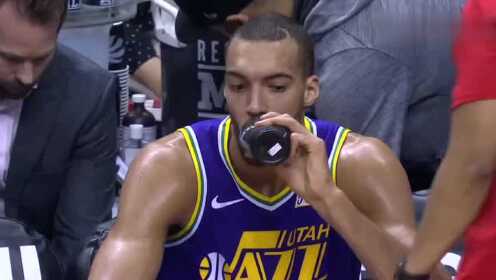 《NBA全场回放》【原声回放】爵士vs猛龙第1节 米切尔以一敌三滑翔上篮打进