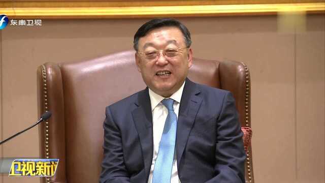 唐登杰会见第五届福建省“荣誉公民”并颁发证书共同把我们的家园建设得更美好