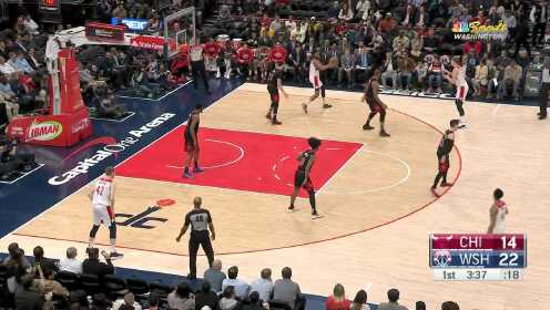 《NBA全场集锦》拉文迎人中距离手起刀落 比尔强势突破空中换手2+1打成