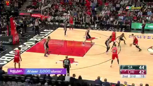 《NBA全场回放》【原声回放】马刺vs公牛第2节  萨托兰斯基抢断上篮滞空拉杆压哨命中