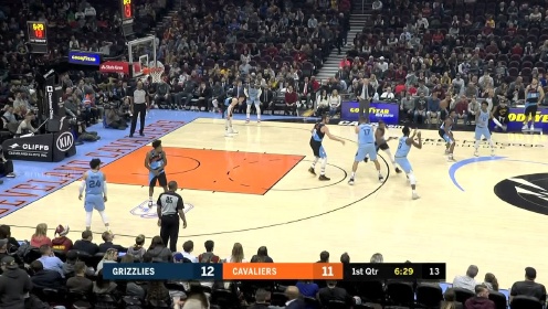 《NBA全场集锦》重型杀伤性武器！瓦兰丘纳斯双手滑翔挂扣