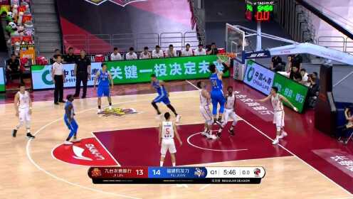 《CBA全场集锦》何重达灵蛇出洞反手上篮 钟诚大马金刀强打大王命中